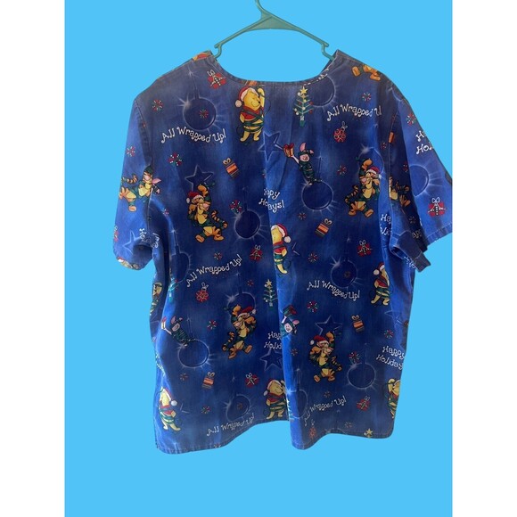 Disney Winnie The Pooh Tigger Christmas Scrub Top Womens V-Neck Pockets Medium - Picture 2 of 8